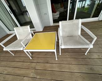 5 pc patio set by Richard Schultz for Knoll
4 lounge chairs, 1 table