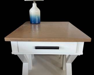 End Table With Lamp