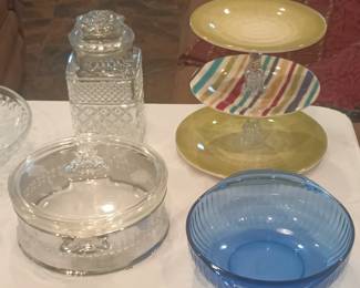 Nlue oyrex dish, Wexford cannister