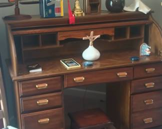 Roll top desk