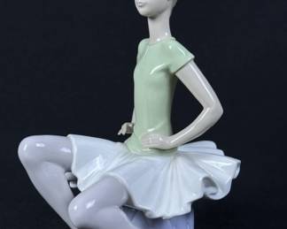 Lladro Porcelain Figurine #1360 Laura Ballerina