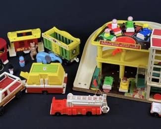 Vintage Fisher Circus Train Parking Ramp Camper