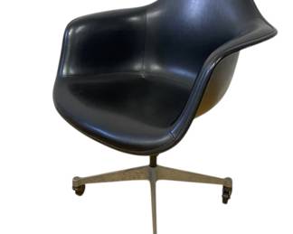 Eames Henry Miller Fiberglass Arm Chair