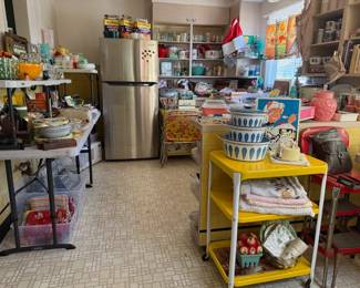 Cathrineholm Lotus set, Pyrex, Tupperware, Jadite, Enamelware and so much more