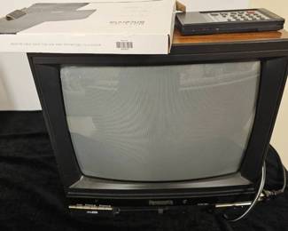 1990 Panasonic Color TV Model CTL1361R
