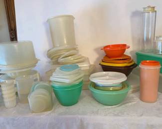  05 Variety of Vintage Tupperware