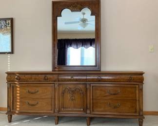 Thomasville Multi Drawer Dresser