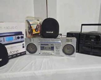 Rca Dbl Cassette Player CD Player radio, Vintage sharp Stereo , 3 Headphones, Record Player