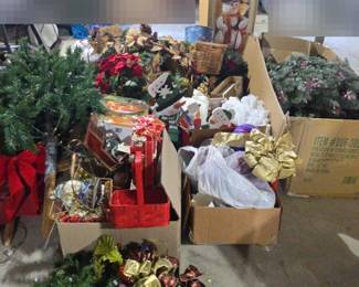 Large Variety Of Indoor Outdoor Christmas Decor