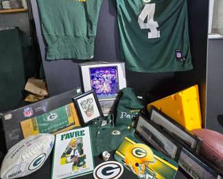 Green Bay Packers Memorbilia, Shirts,cheese Head And More