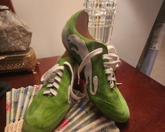 Vintage Ladies Puma Sneakers