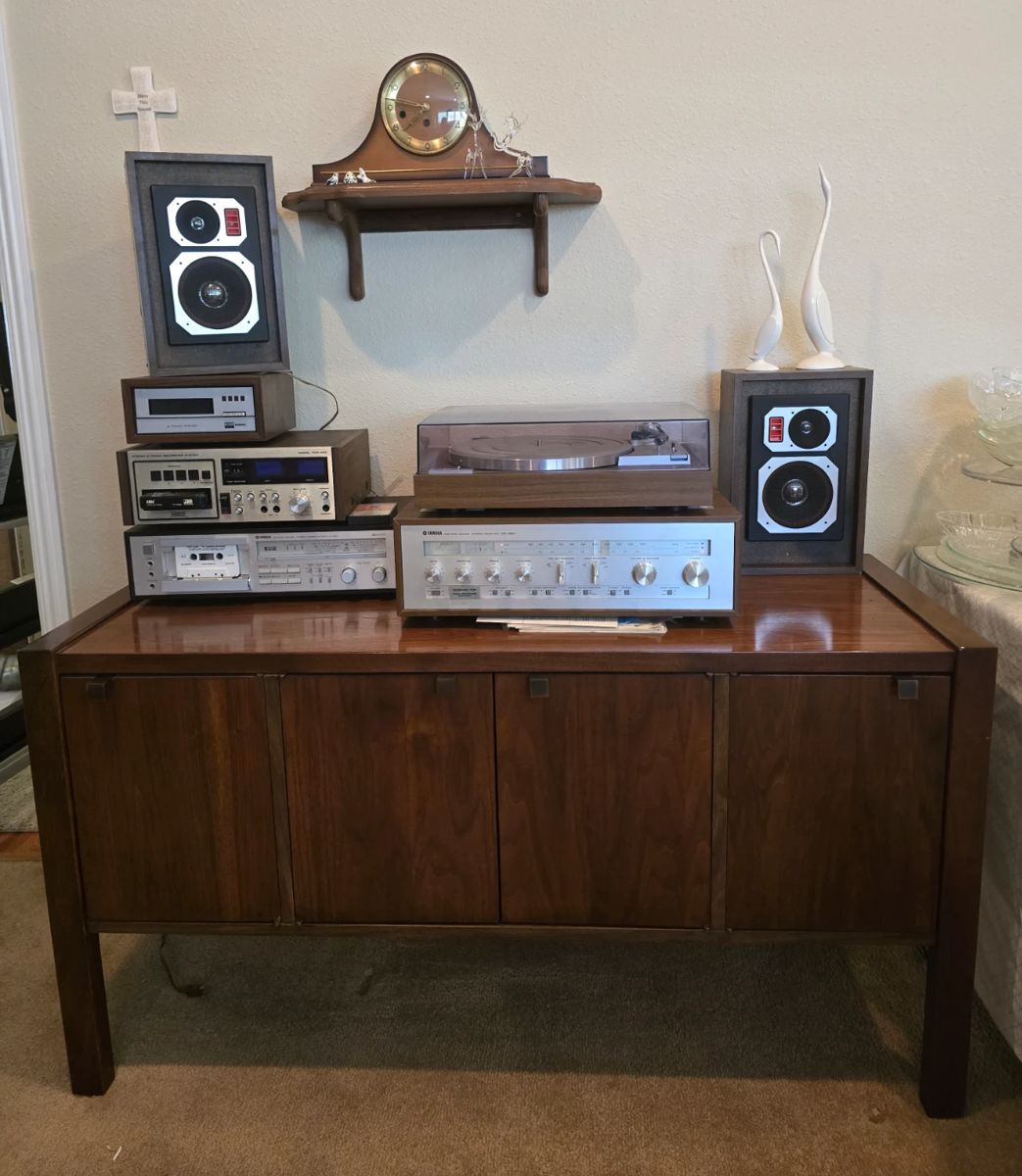 Mid-century media stand console table. Yamaha CR-820 Stereo Receiver, Yamaha YP-211 belt drive turntable, Yamaha bookcase speakers, BSR McDonald 8 track stereo, Superscope TDR-820 8-track stereo recording system, Yamaha K-550 stereo cassette deck, collection of 8-track tapes