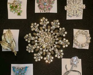 Vintage brooches / pins