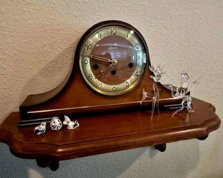 Linden antique mantel clock