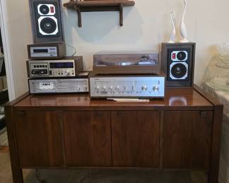 Mid-century media stand console table. Yamaha CR-820 Stereo Receiver, Yamaha YP-211 belt drive turntable, Yamaha bookcase speakers, BSR McDonald 8 track stereo, Superscope TDR-820 8-track stereo recording system, Yamaha K-550 stereo cassette deck, collection of 8-track tapes