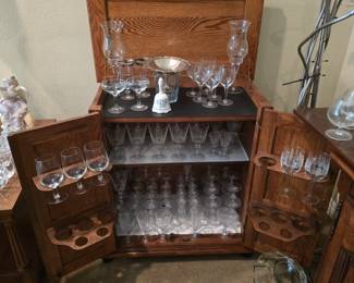 Vintage rolling bar