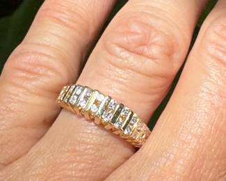 Ladie's ring 1/2 ct channeled diamonds - 14kt yellow gold - 4.8 grams - sz 6 - $550