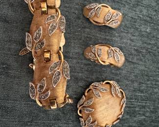 Trifari 5 pieces set, signed $150