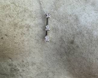 10kt white gold chain 19" long with pendant 3 graduating diamonds 1.5 grams $220