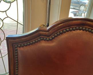 7C $220.00 Brown leather desk chair 24x19x47