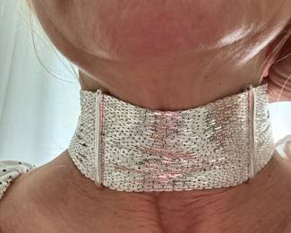 Nine West silver tone chocker 15 1/2 L $24