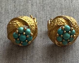 18kt gold pair of earrings turquoise $620