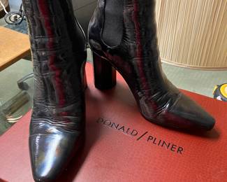 $40 - Donald Pliner boots sz 7.5