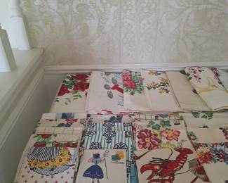 LARGE SELECTION VINTAGE LINENS
