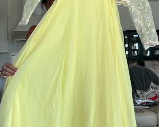 gown y