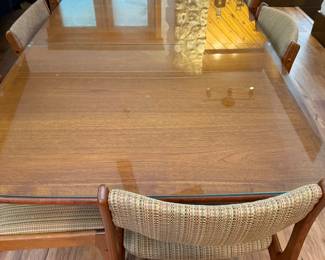 TABLE SHOWN WITH THE GLASS ON TOP THAT IS AVAILABLE WITH THE TABLE. REMOVES EASILY
