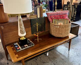Lane Acclaim Coffee Table and Georges Briard Glass Lamp