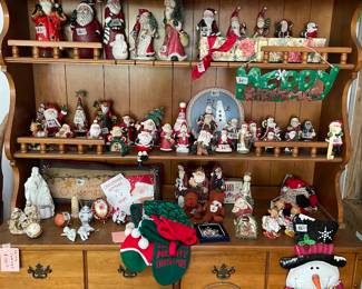 Hutch,  Christmas figurines