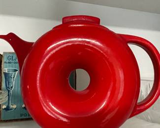 Hall donut teapot c. 1930