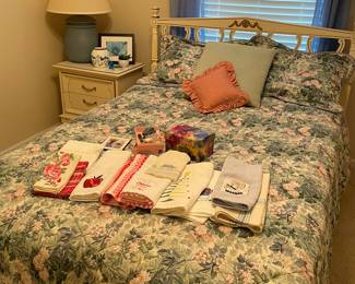 Full size bed 