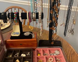 Costume jewelry 