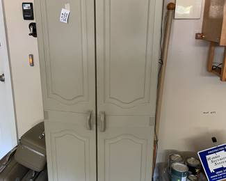 Storage cabinet