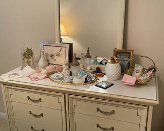 Dresser w/mirror