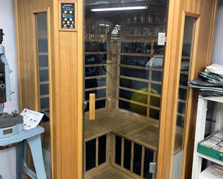 Like new infrared sauna