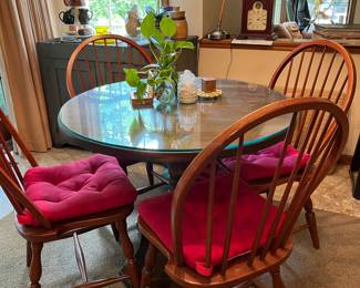 Dinette with Swartzendruber chairs