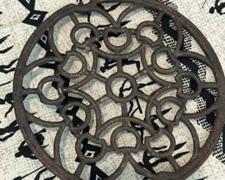Antique cast iron 6" flue stove pipe grate insert
