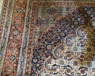 Beautiful Antique Hand loomed Pakastani Rug