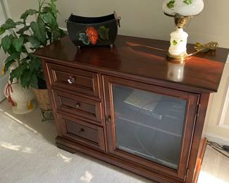 Very nice TV console