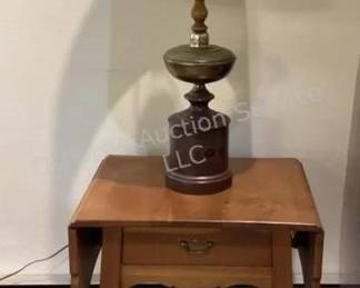 Drop leaf end table & lamp