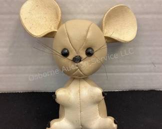 Dream Pets leather mouse