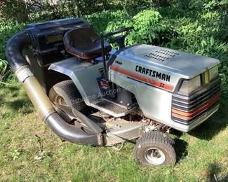 Craftsman riding lawnmower