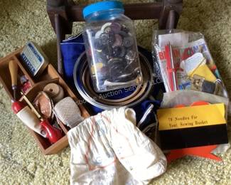 Sewing notions, buttons