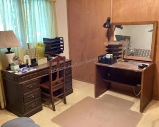 Office supplies & desks