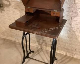 Sewing machine cabinet