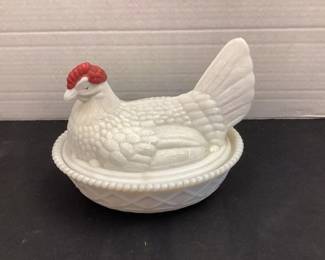 Split tail milk glass hen on nest