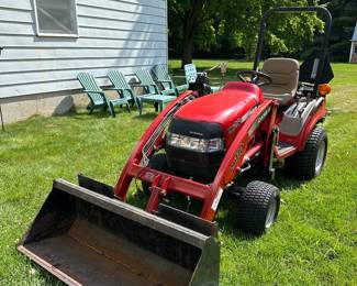 2006 Case Compact Loader Tractor with Attachments